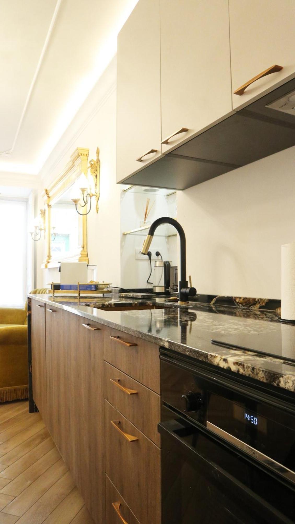 Apartment New Exquisite Cozy Baroque Portuguese Soul 2p